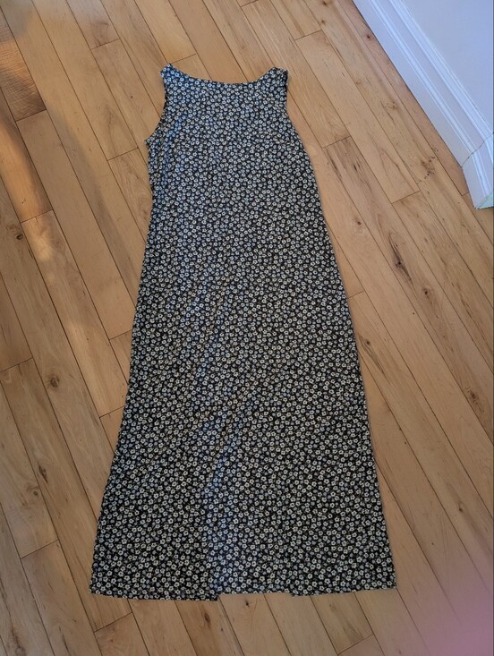 Soda Blu Dresses & Skirts - Vintage Sleeveless Green Floral Maxi Dress